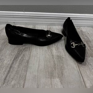 MALO Textured Leather Silver-Tone Snaffle Bit Heeled Loafers 9.5